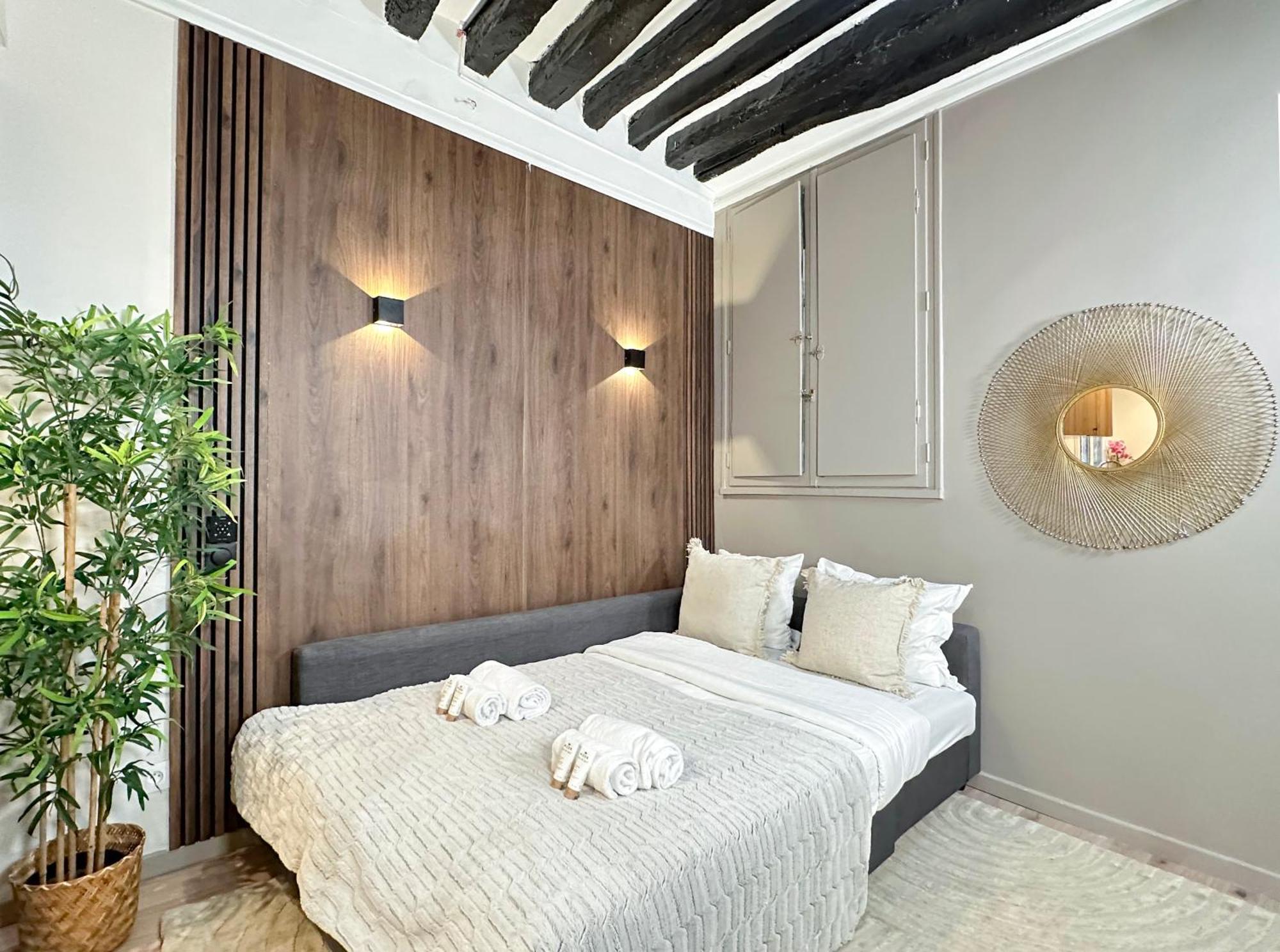 Chic Louvre Apartment Париж Экстерьер фото